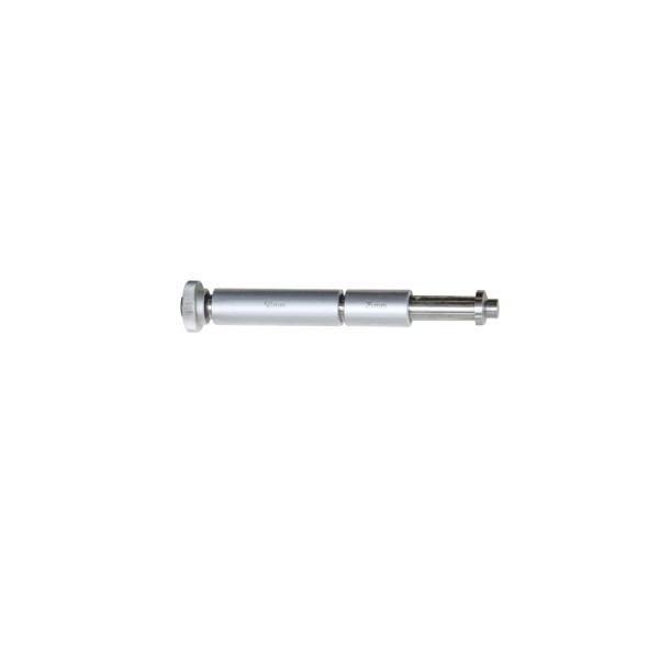 Measuring anvil and distance piece for micrometer with relocatable anvils